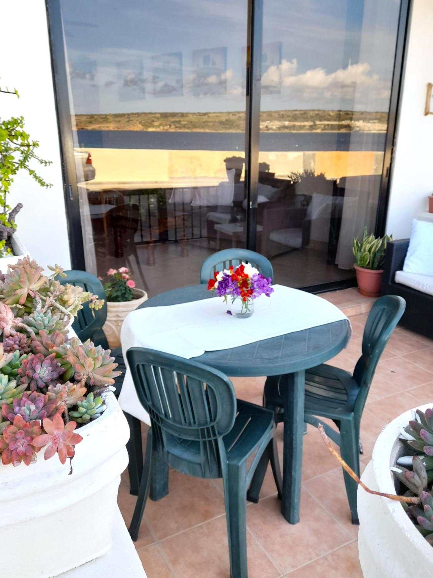 Seafront Maisonette Ocean Views & Terrace Villa Mellieħa Dış mekan fotoğraf